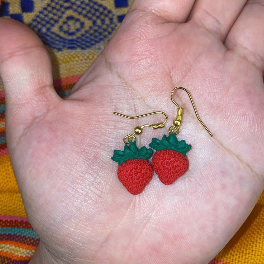 STRAWBERRY EARRINGS - Picture 3 of 3